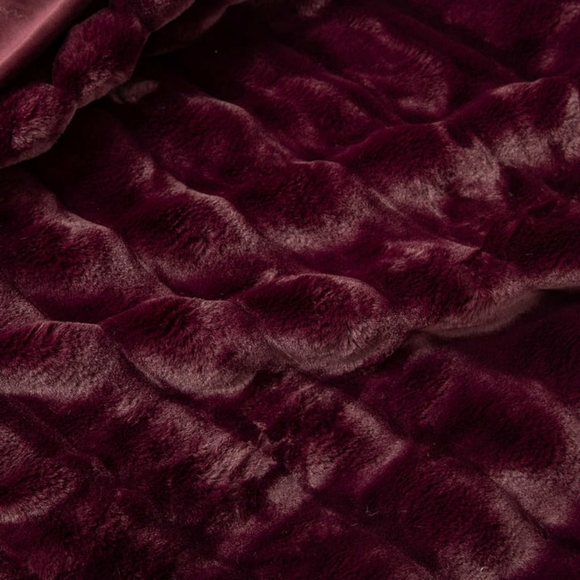NEW! Berkshire Faux Fur Throw - 60in x 70in - Picture 3 of 7